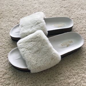Hollister white fuzzy slides